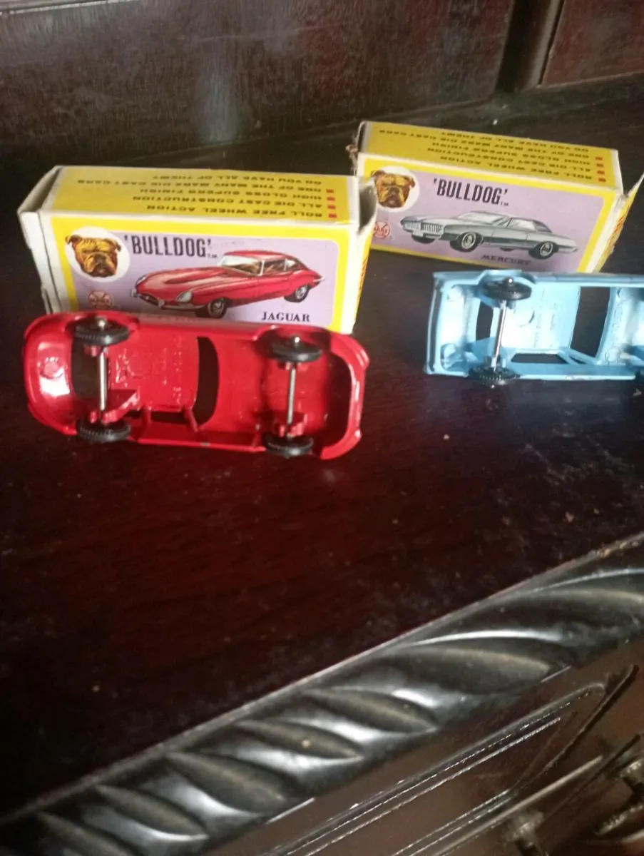 AMERICAN MINIATURE BULL DOG DIE CAST MODLES. - Image 3