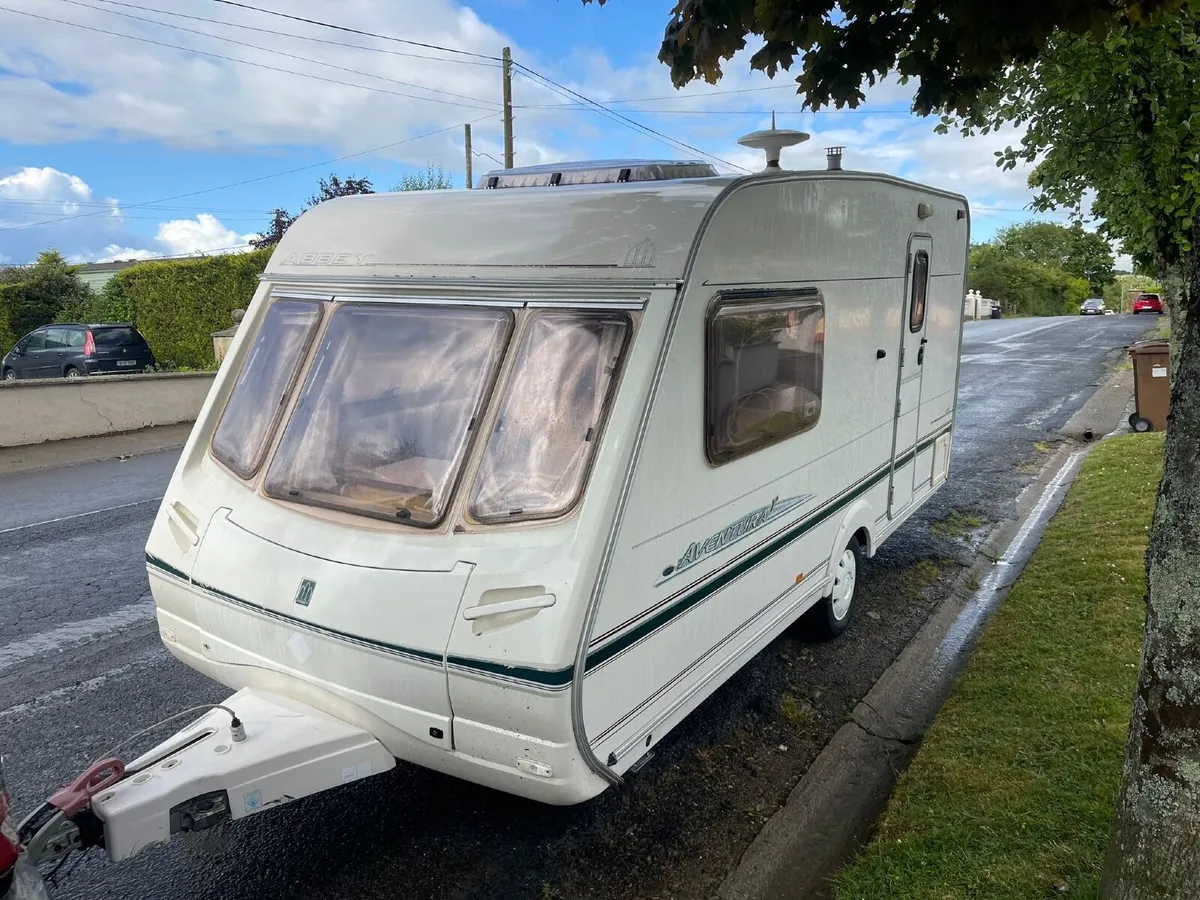 2 birth Caravan - Image 1