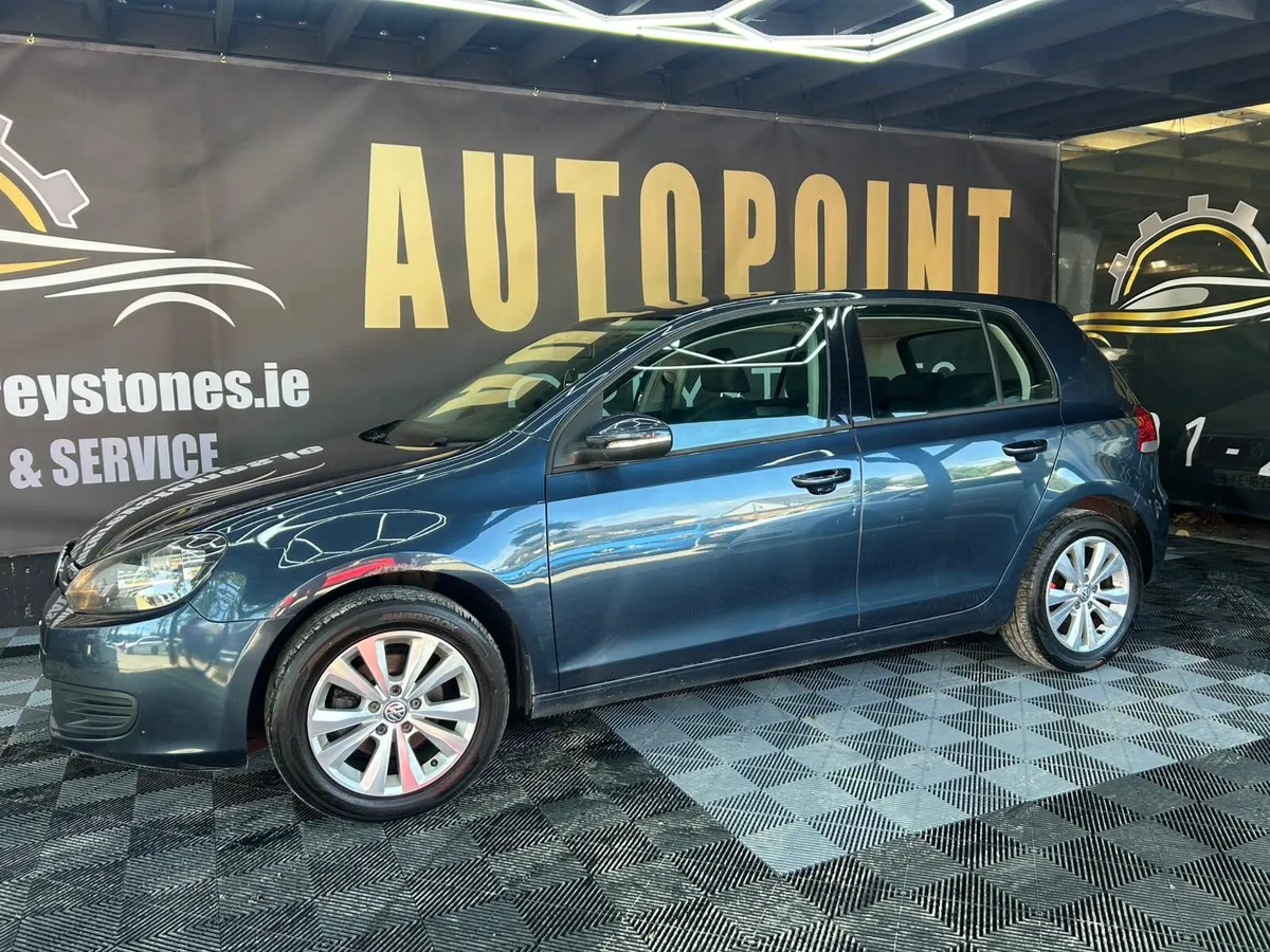 Volkswagen Golf 2011 - Image 2