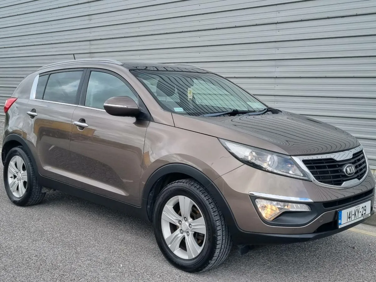 2014 Kia Sportage EXS Leather and Sunroof - Image 2