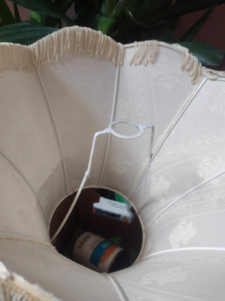 Beige lamp shade with fringe - Image 4