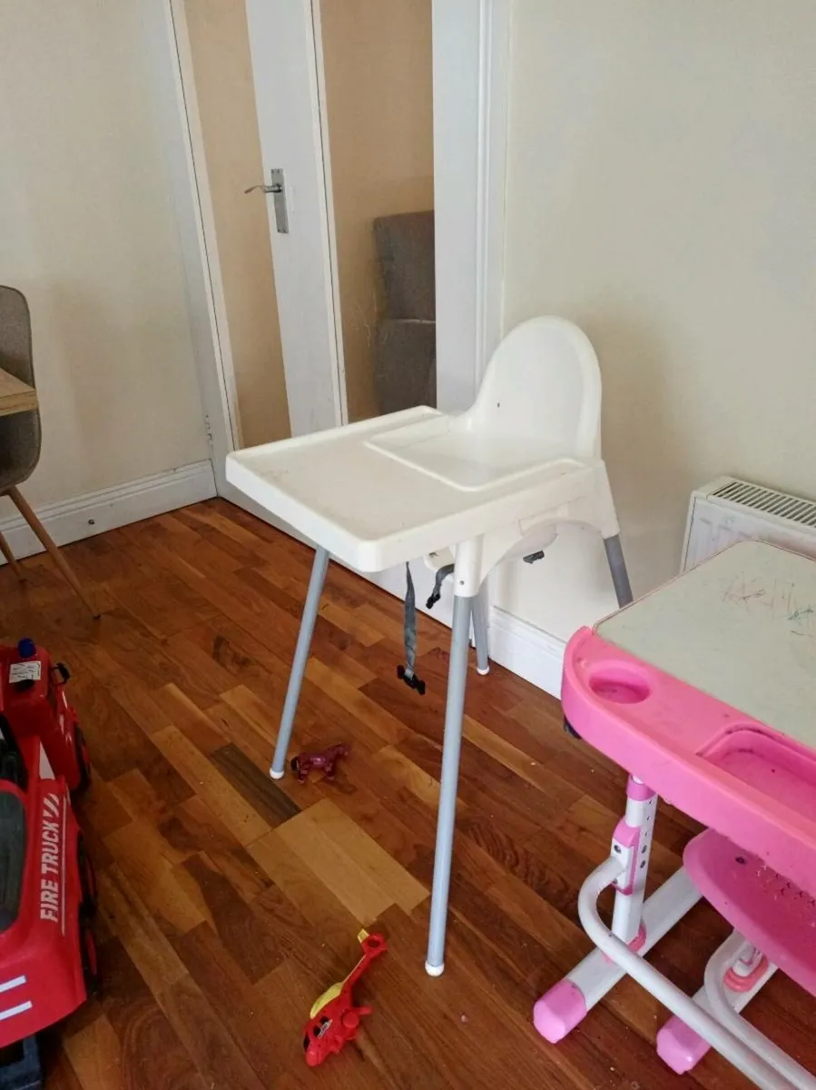 High chair - Image 1