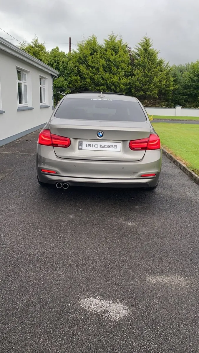 BMW 3-Series 2016 - Image 2