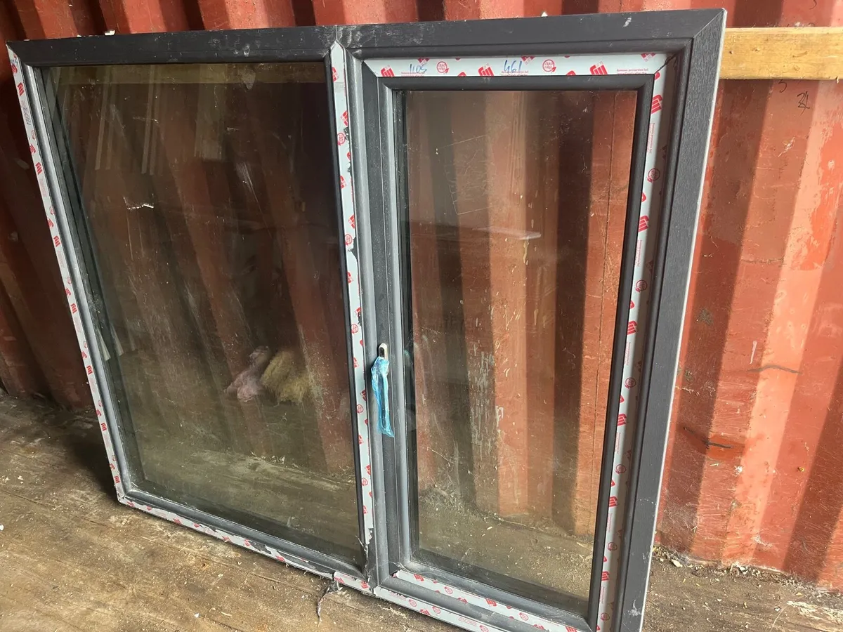Grey window triple glazed - Image 1