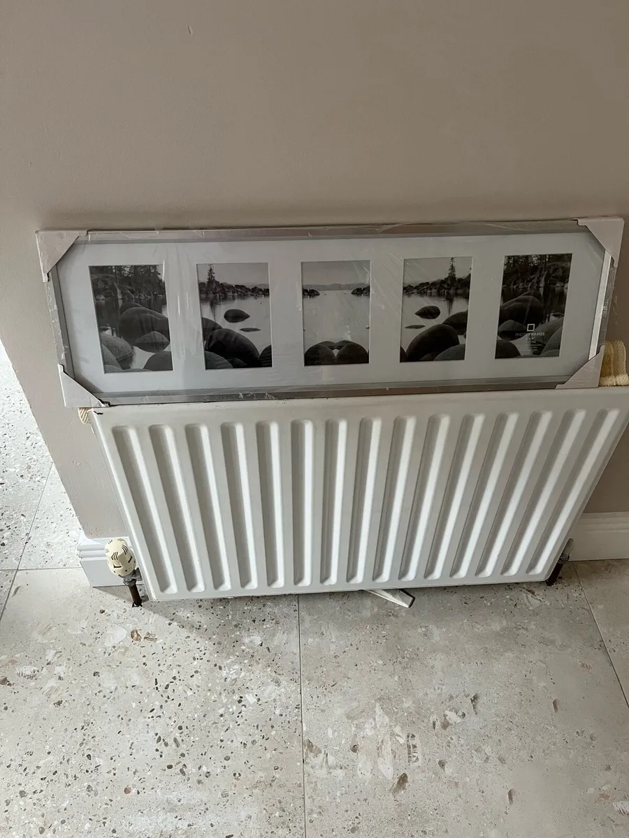 Picture frame - Image 1