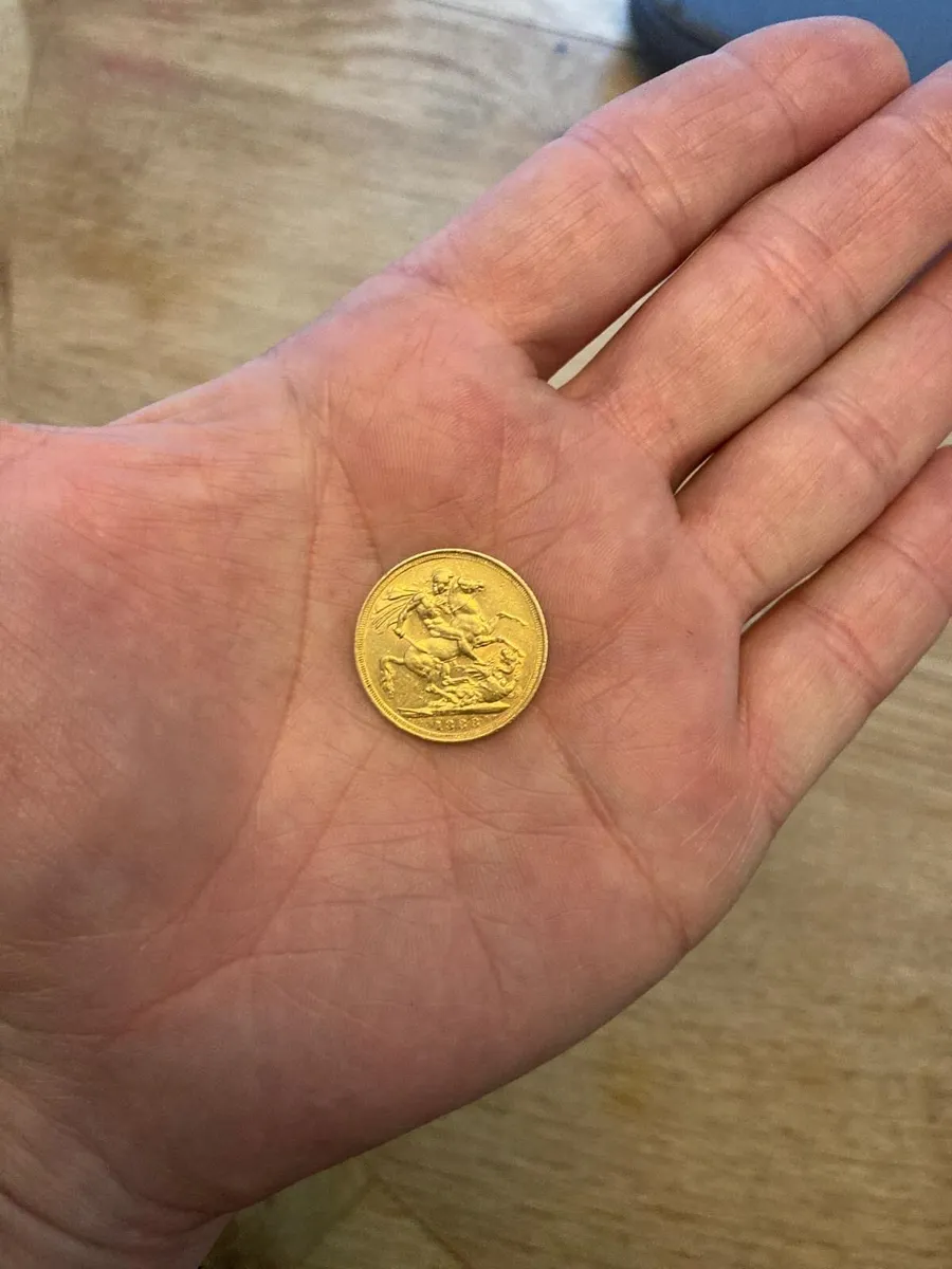 Gold Sovereign Coin for Sale - Image 3