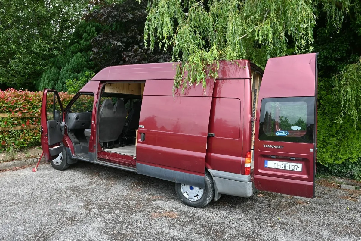 Ford Transit 2001 - Image 1