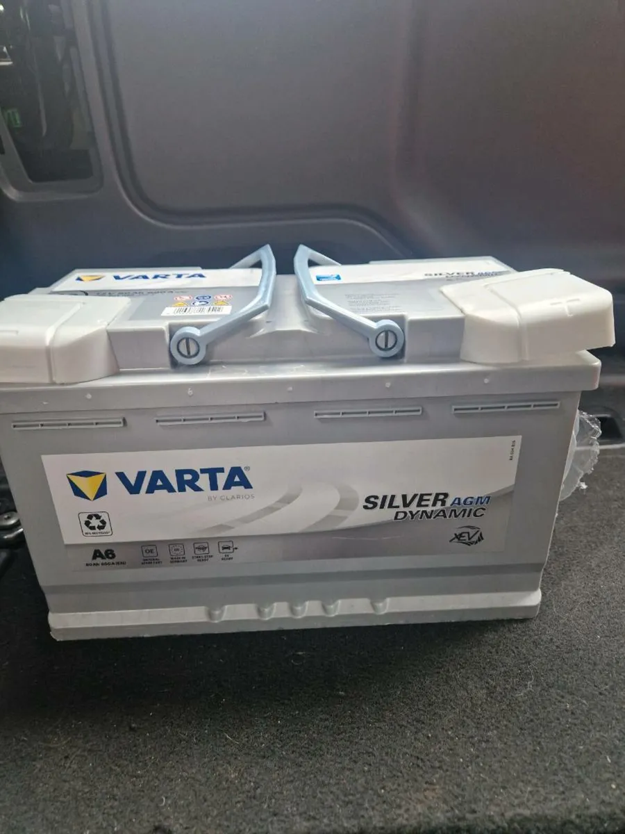 Car battery - Image 1