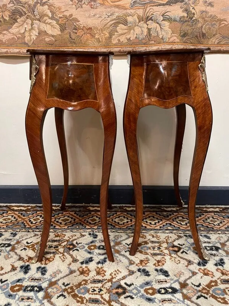 Beautiful Mahogany Veneer Bedside Lockers / Nightstands - Image 3