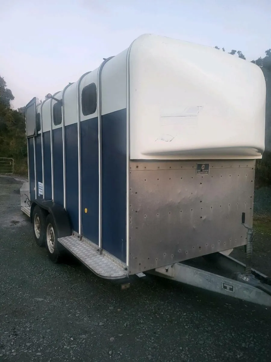 Jumbo horse box - Image 1