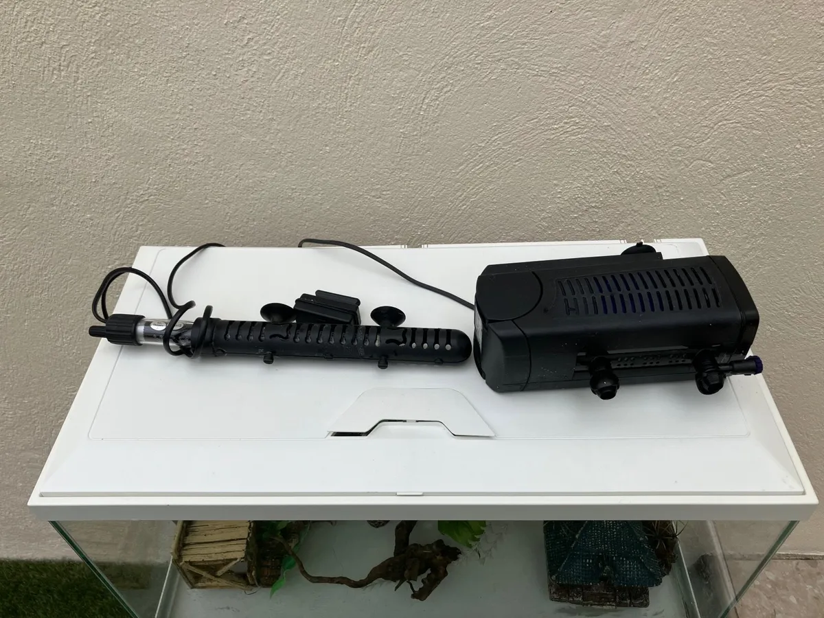 Fish tank 54L with stand and decor - Image 2