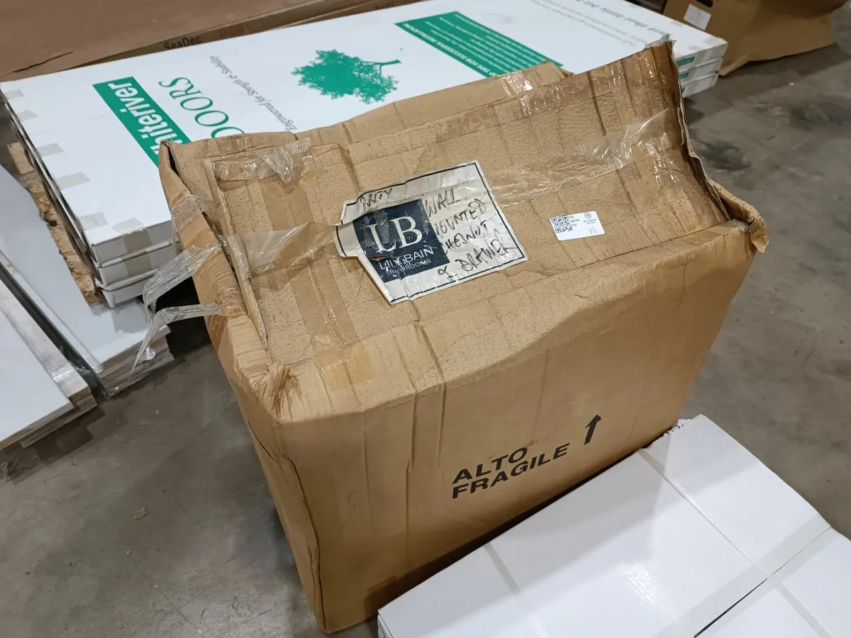 Online Auction Of A Vanity  Unit & More!! - Image 4