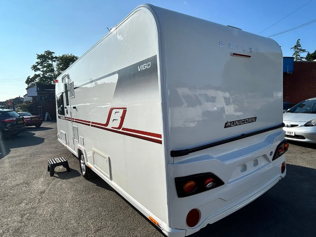 2018 Bailey Unicorn Vigo | Island Bed 4 Berth - Image 3