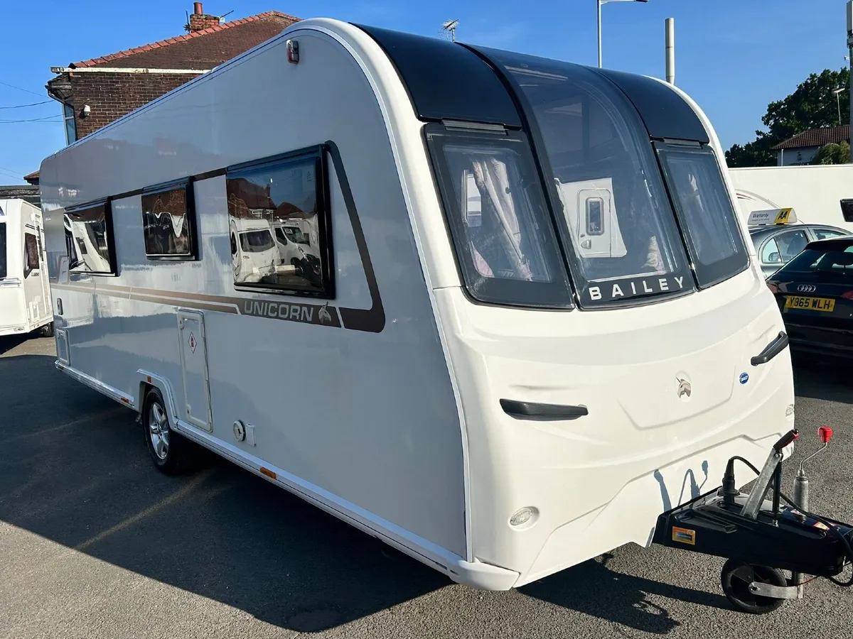 2018 Bailey Unicorn Vigo | Island Bed 4 Berth - Image 4
