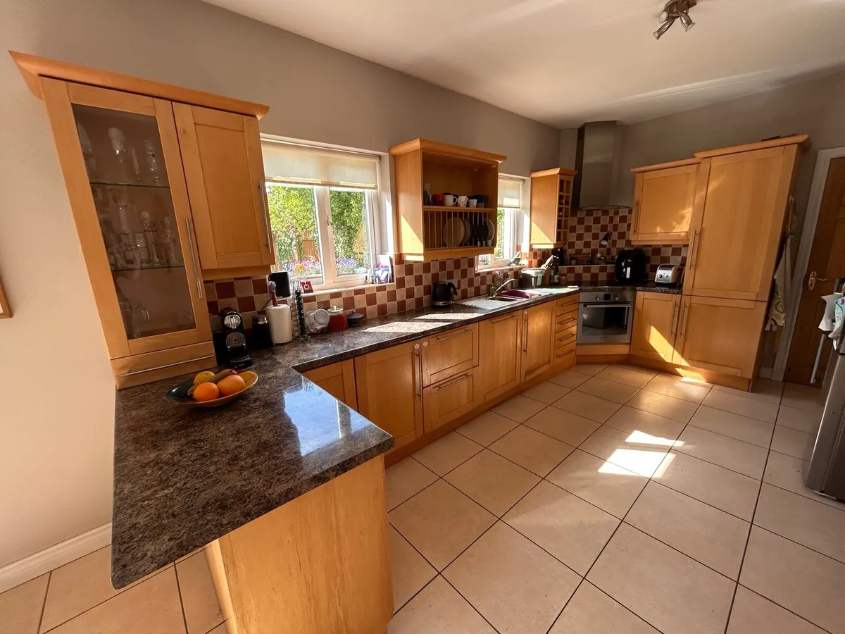 Kitchen cabinets & countertop - Image 2