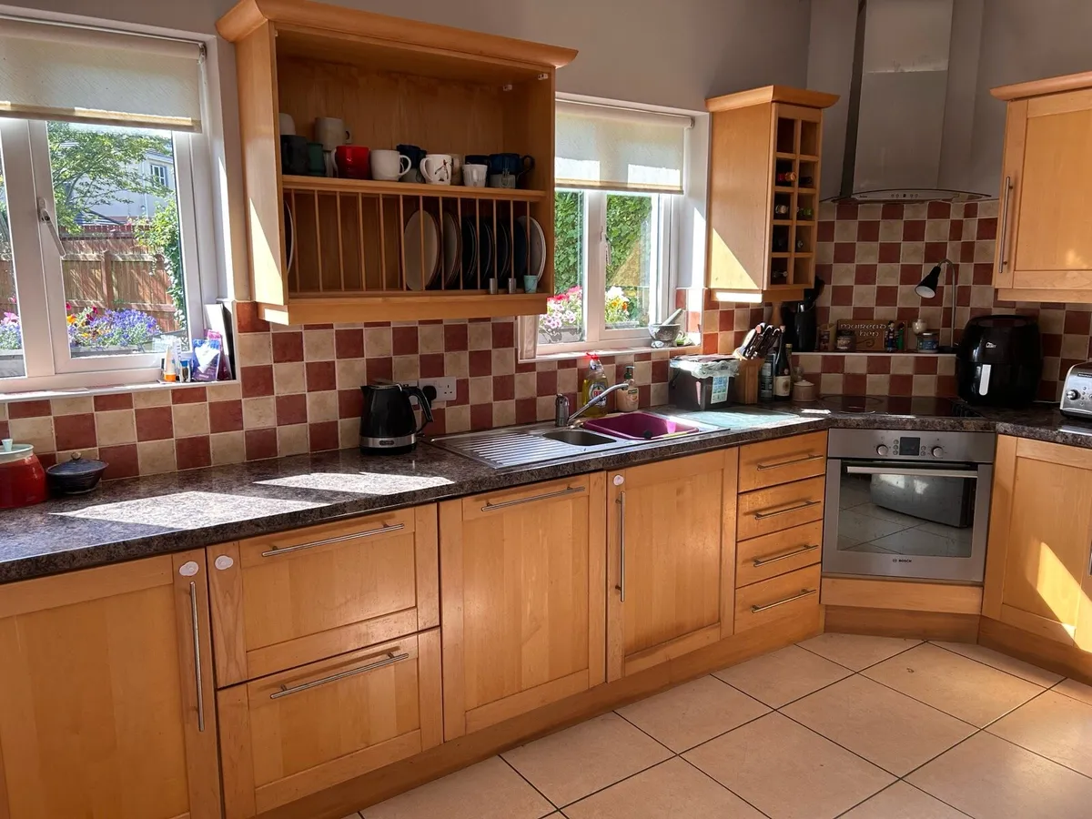 Kitchen cabinets & countertop - Image 4