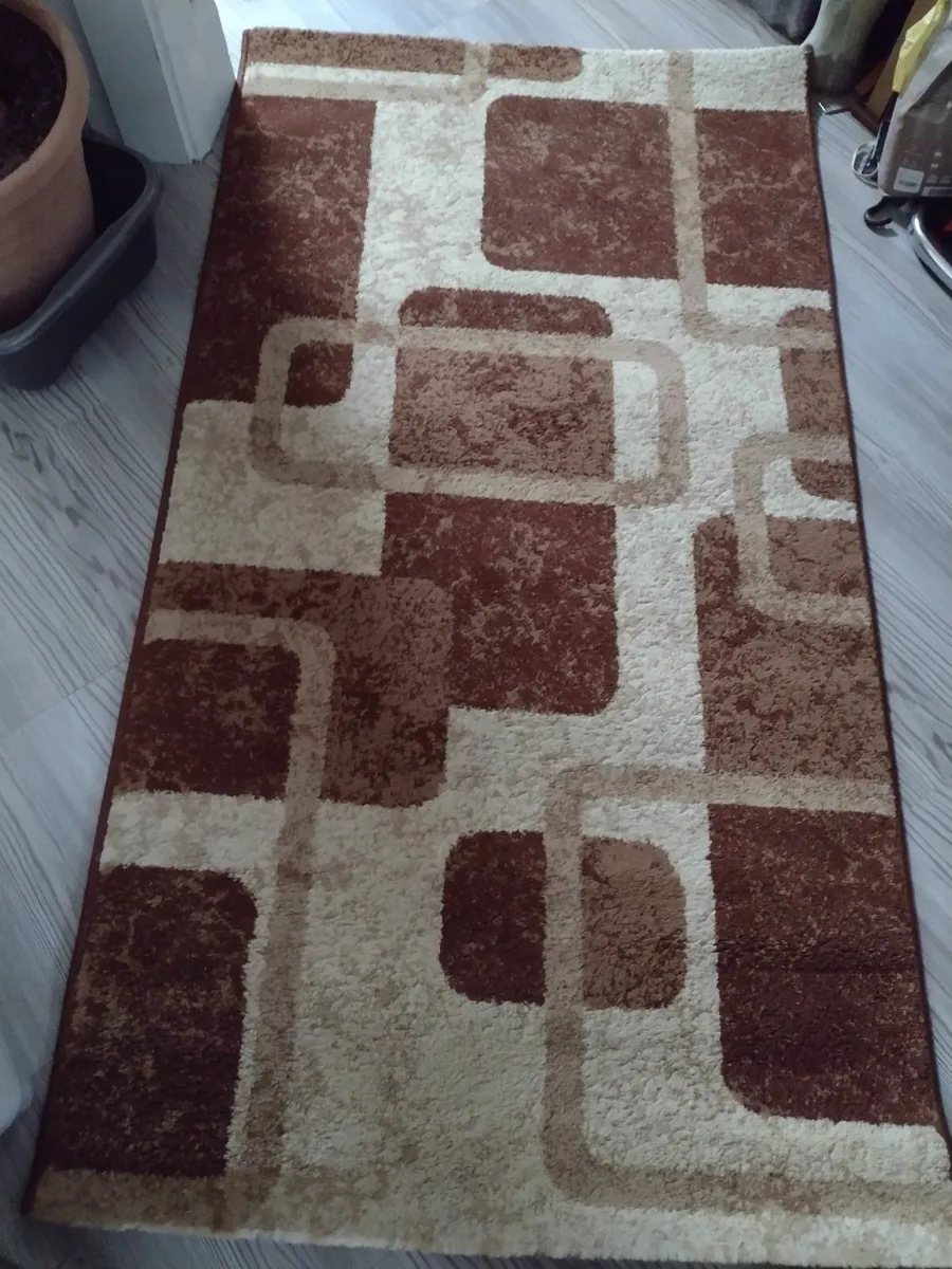 Clean sitting room/hall/bedroom rug - Image 3