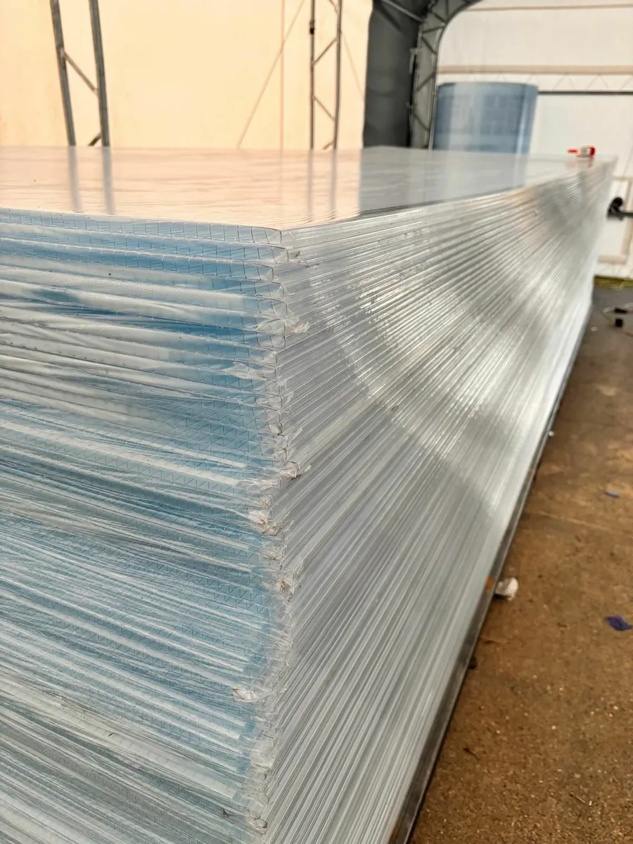 polycarbonate roofing sheets 6m long - Image 1