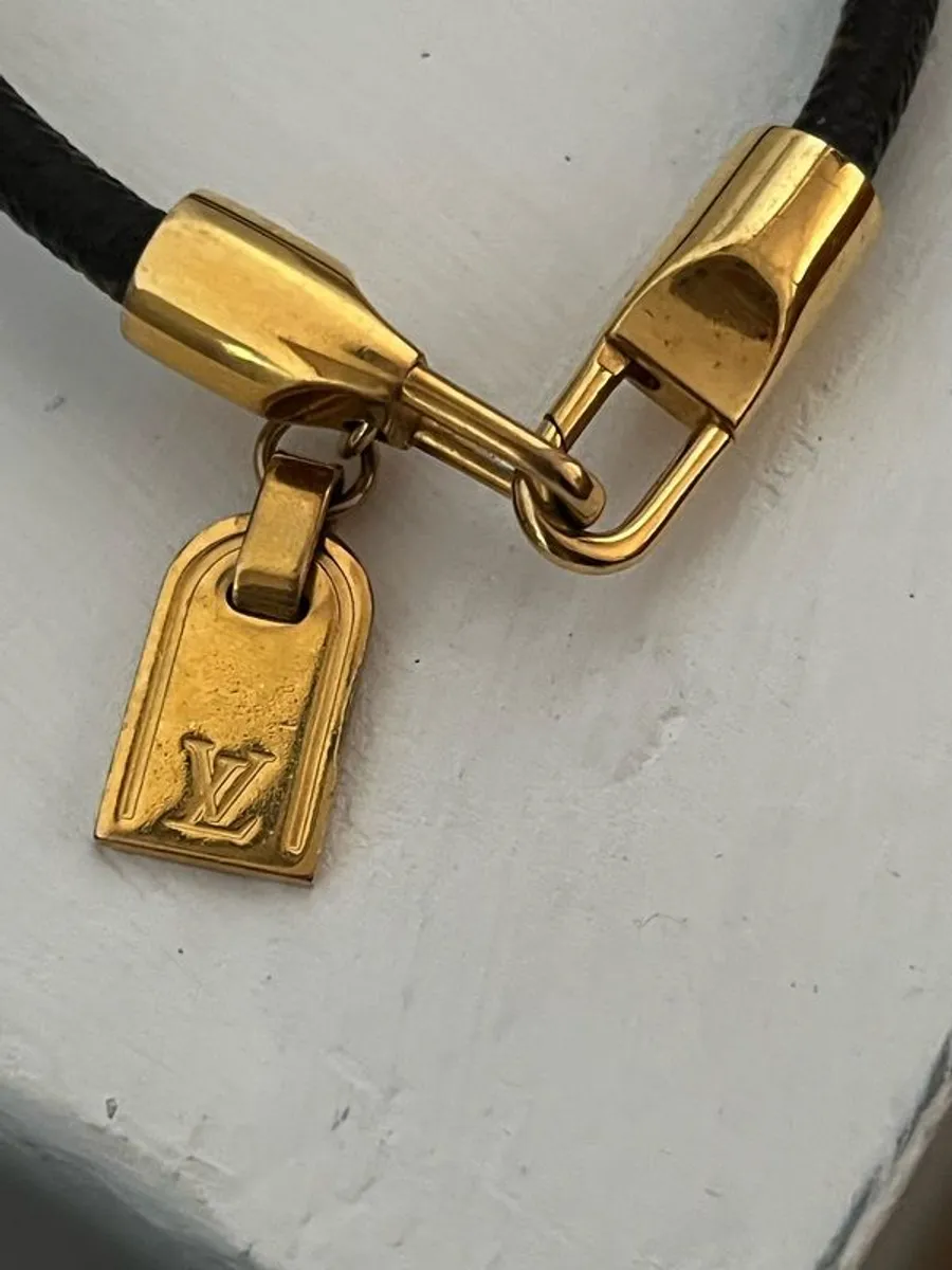 Louis Vuitton monogram bracelet with tag charm - Image 3