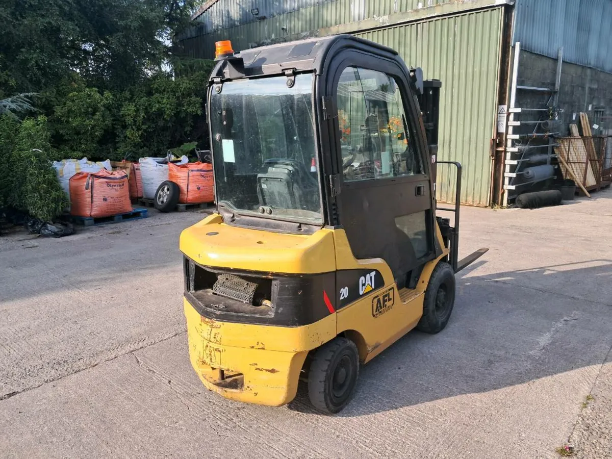 Forklift - Image 4