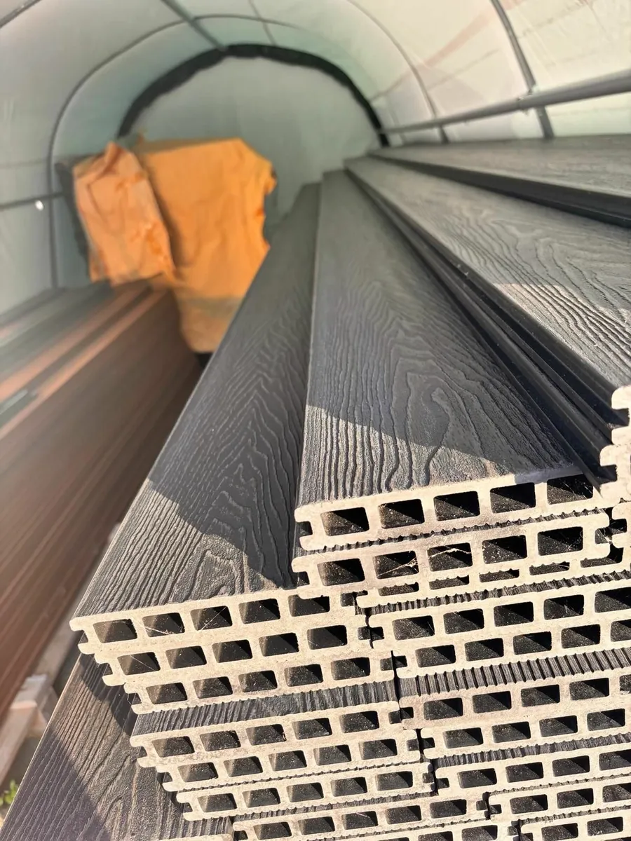 composite decking boards 4m long - Image 1