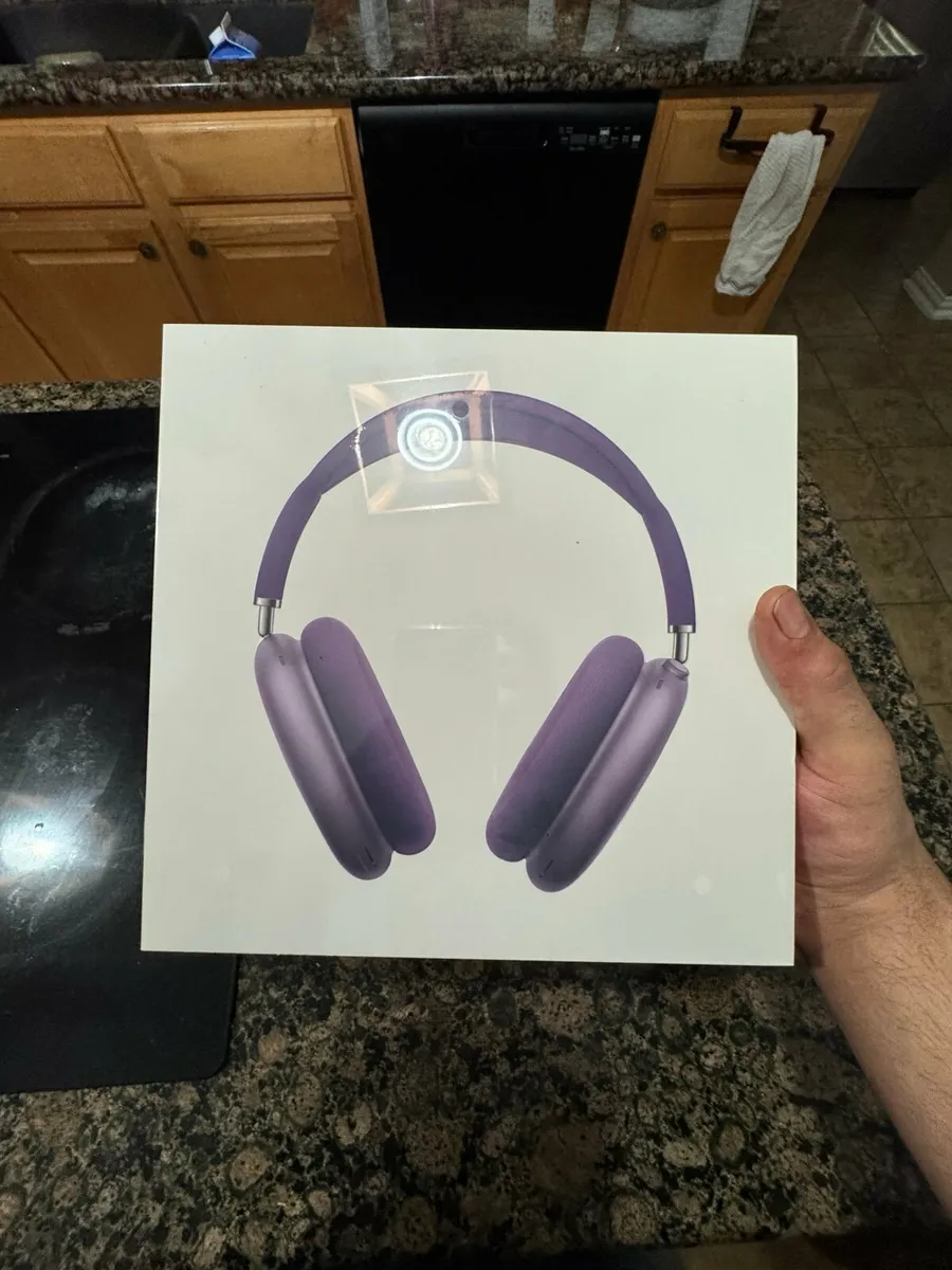 Airpod max purple - Image 2