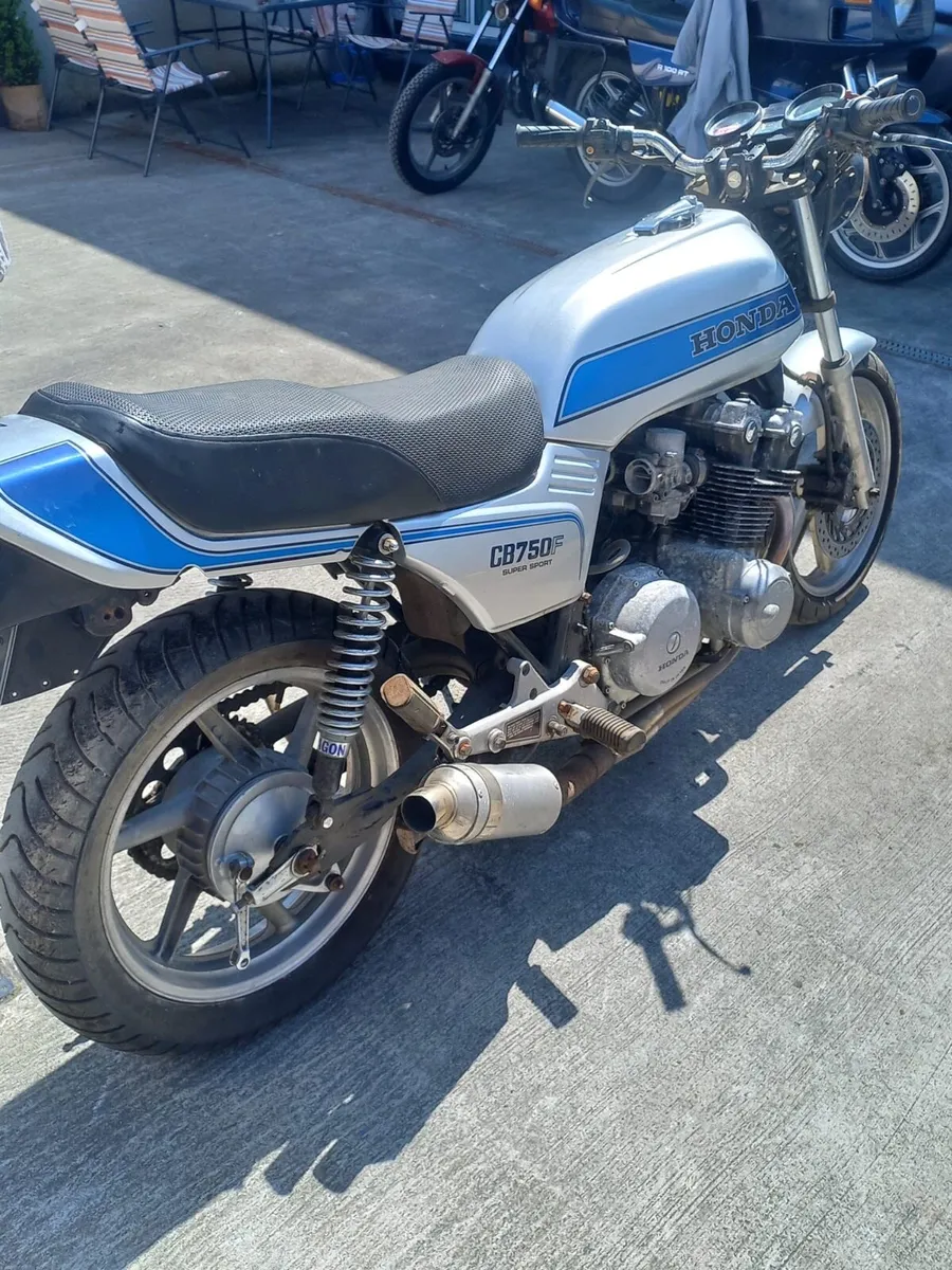 Honda CB 750F - Image 4