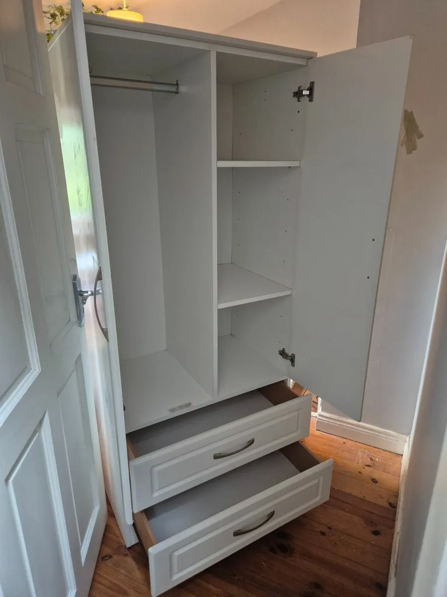 Bedroom furniture - Image 3