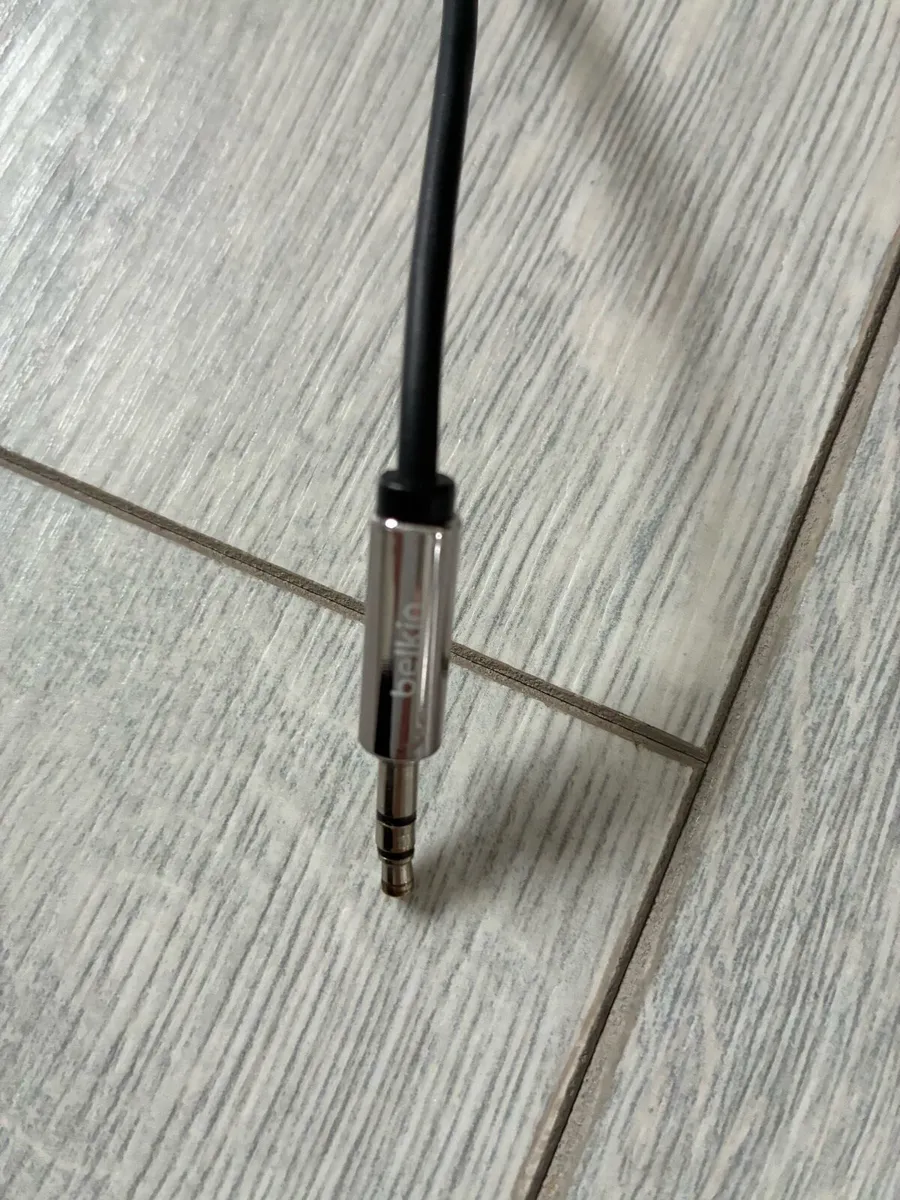 Belkin 3.5mm Aux Coiled Black Cable - Image 2
