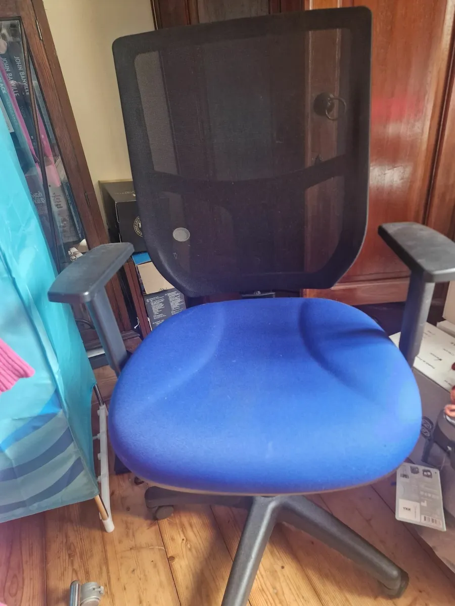 Office chair - Image 2