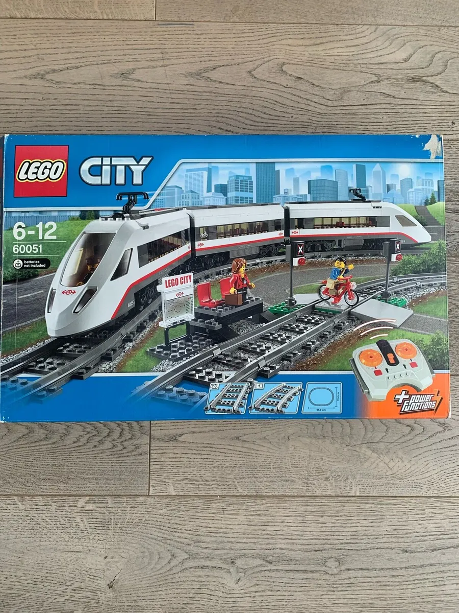 LEGO High-Speed Passenger Train 60051 - Image 1