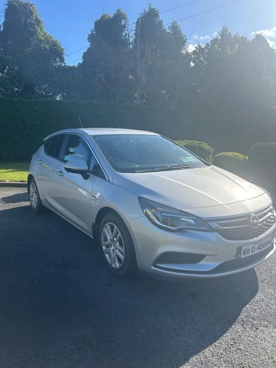 2016 Opel Astra - Image 1