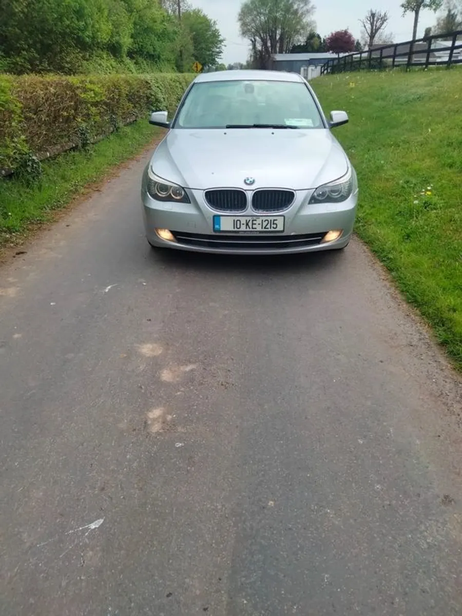 2010 Bmw 520D Engine Needs Attention - Image 2