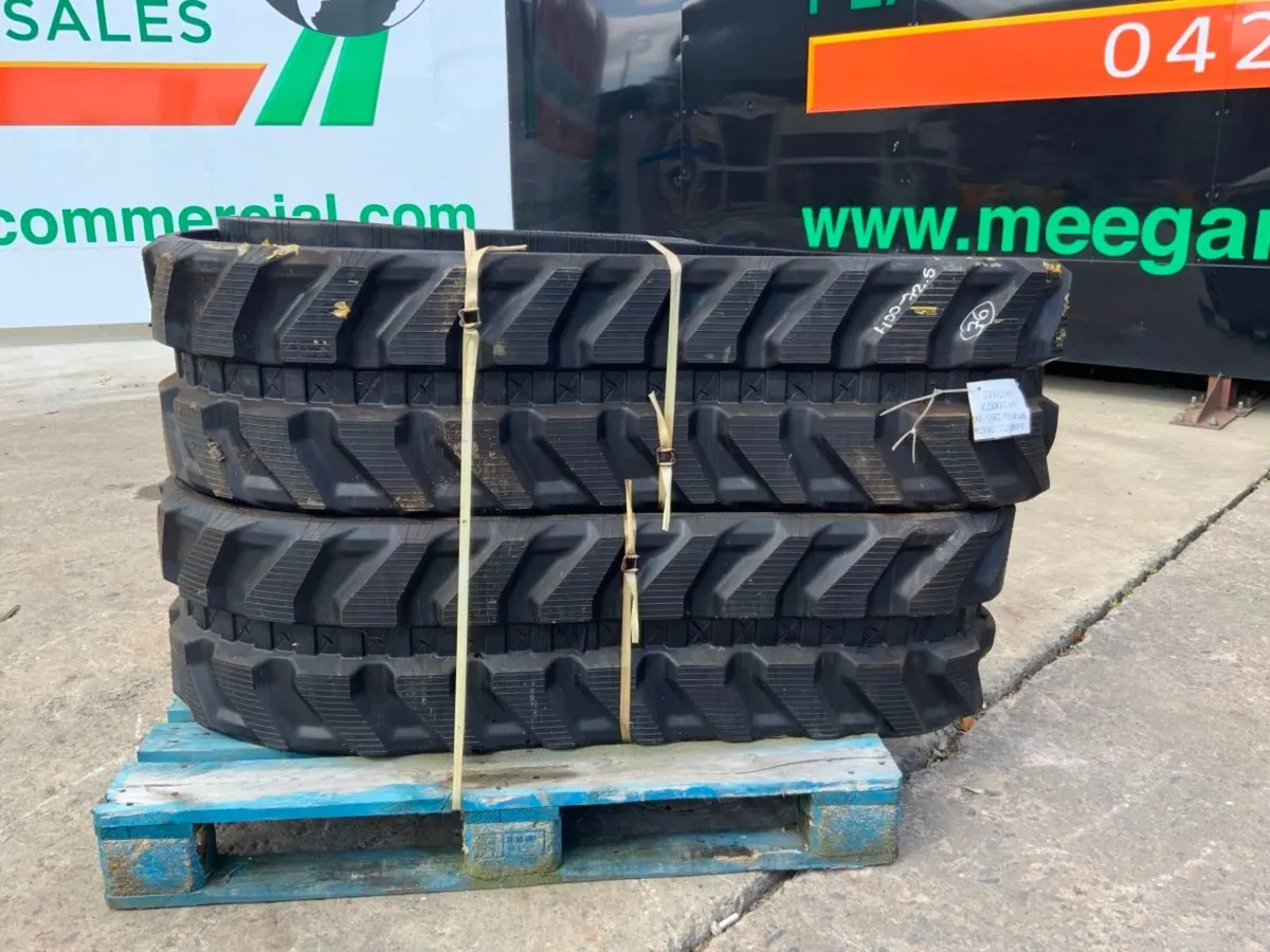 UNUSED 400 x 72.5 x 76 RUBBER TRACKS........4072. - Image 2