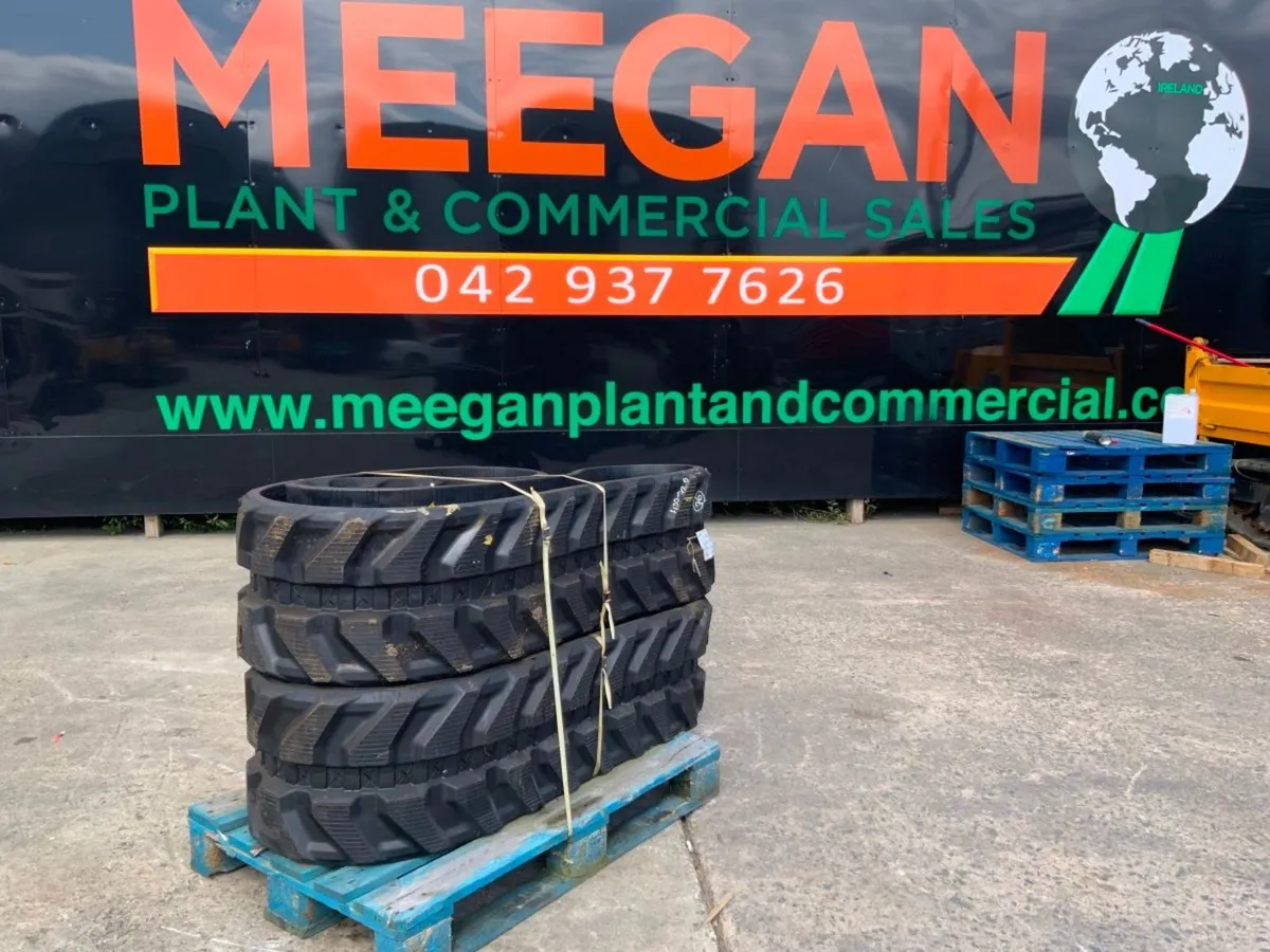 UNUSED 400 x 72.5 x 76 RUBBER TRACKS........4072. - Image 1