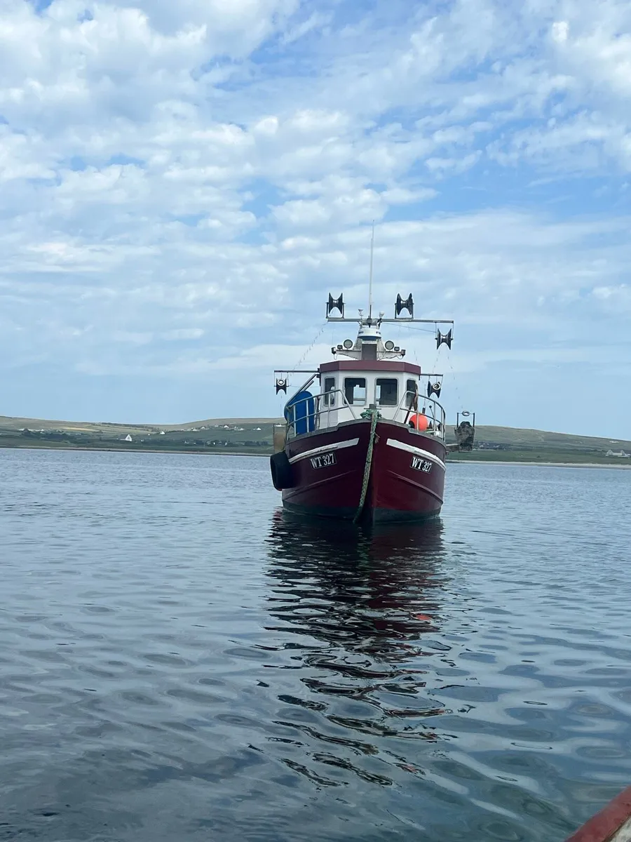 Fishing boat - Image 1
