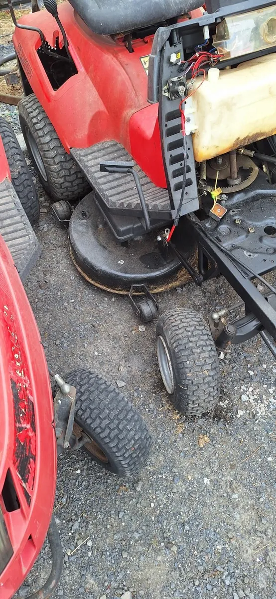Ride on mowers - Image 2