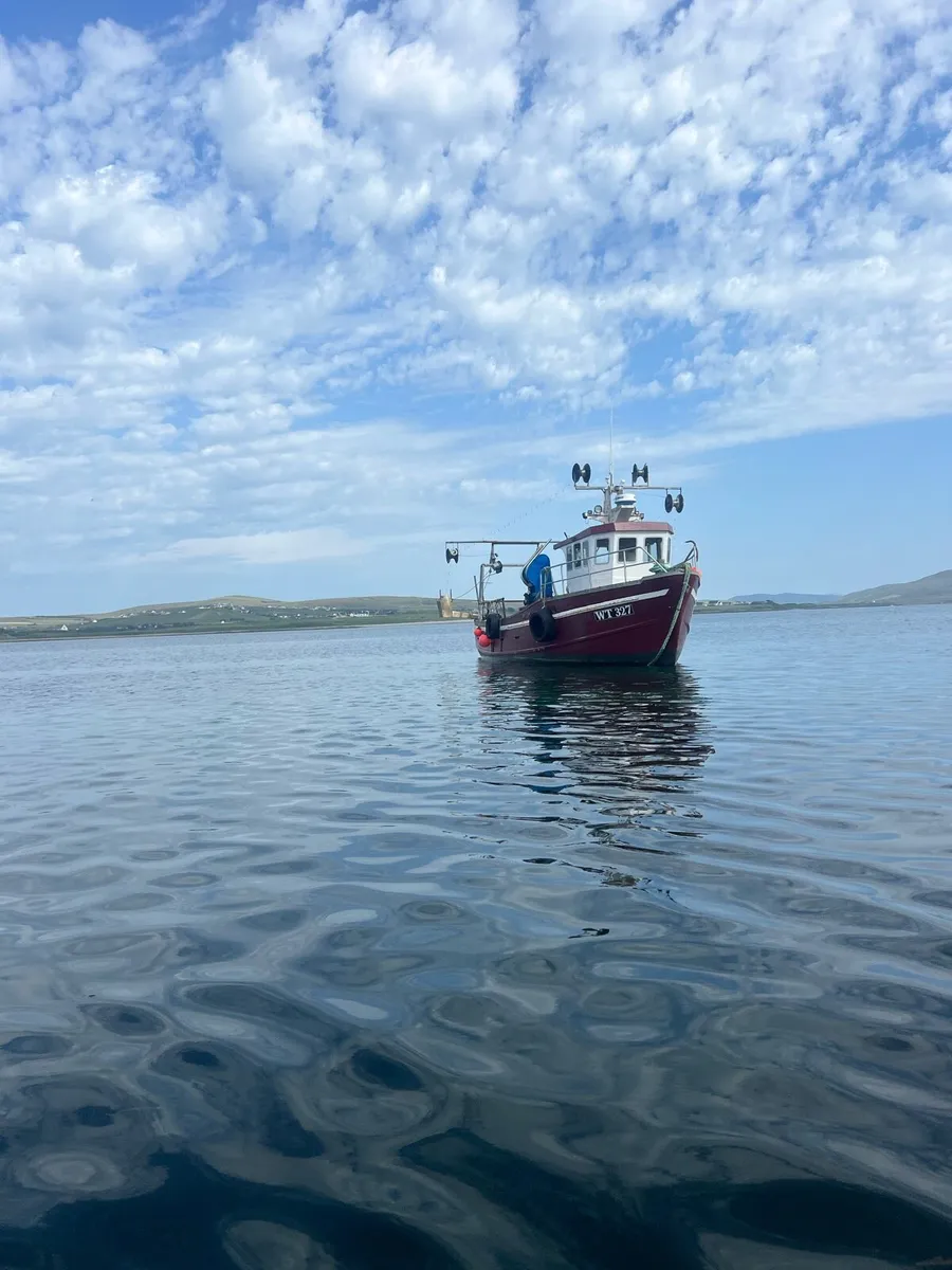 Fishing boat - Image 2