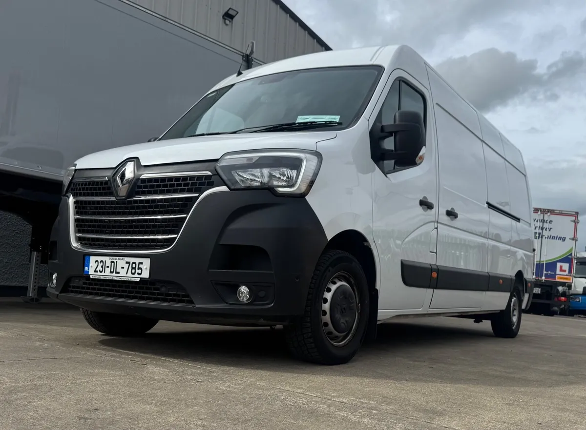 Renault Master 2023 - Image 1