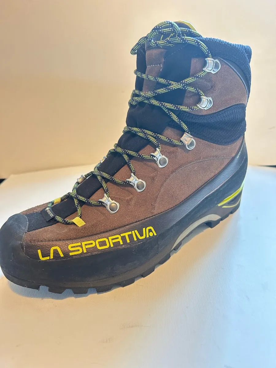 La Sportiva Hiking boots. New. 42.5 (uk 8.5) - Image 1