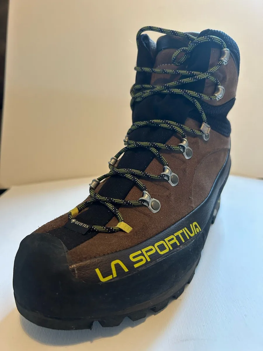 La Sportiva Hiking boots. New. 42.5 (uk 8.5) - Image 2