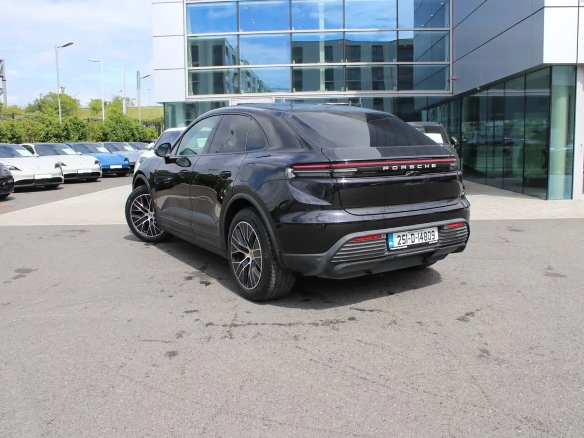 Porsche Macan 4 Electric - Image 3