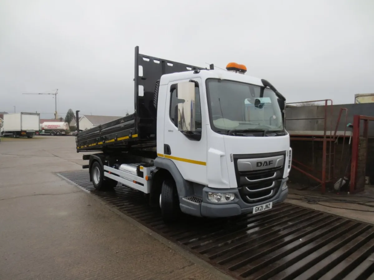 DAF LF180 Tipper Truck - Image 1