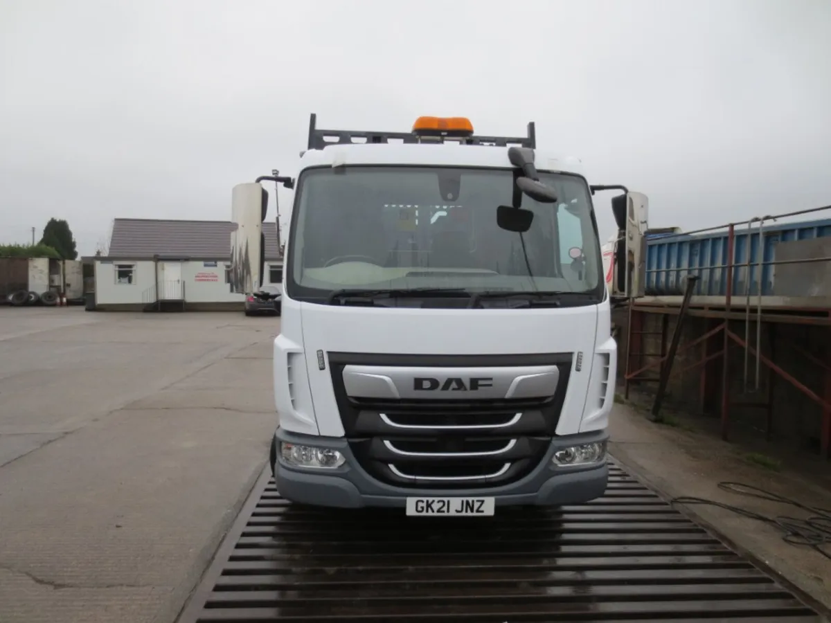 DAF LF180 Tipper Truck - Image 2