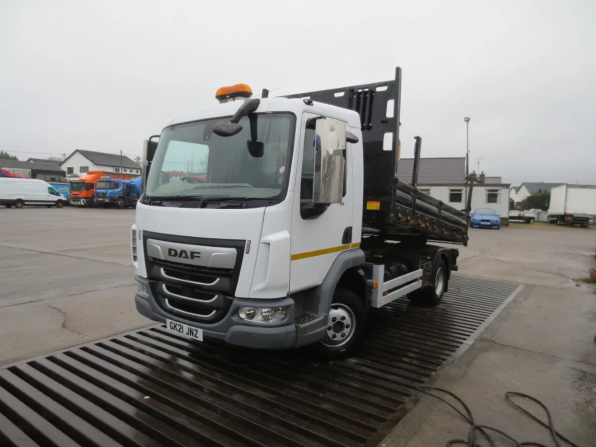 DAF LF180 Tipper Truck - Image 3
