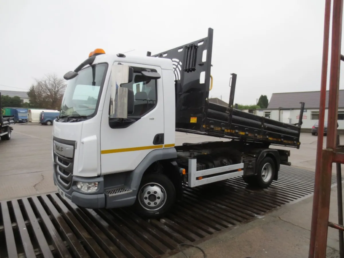 DAF LF180 Tipper Truck - Image 4
