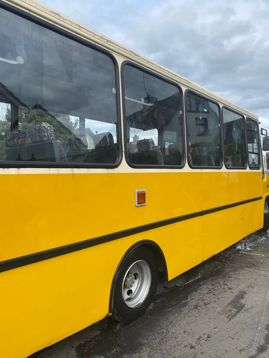 Mercedes Vario 33 seater school bus - Image 3