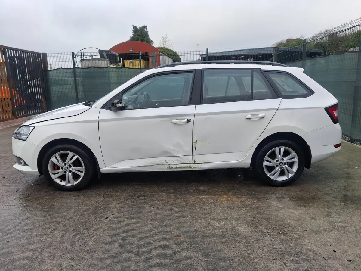 201 Skoda Fabia  Combi Ambition 1.0L Petrol - Image 4