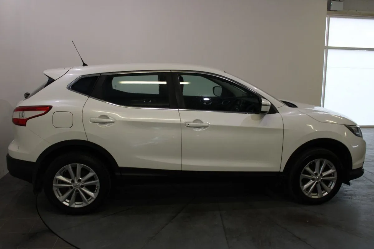 Nissan QASHQAI 1.5 DSL LX - Image 3