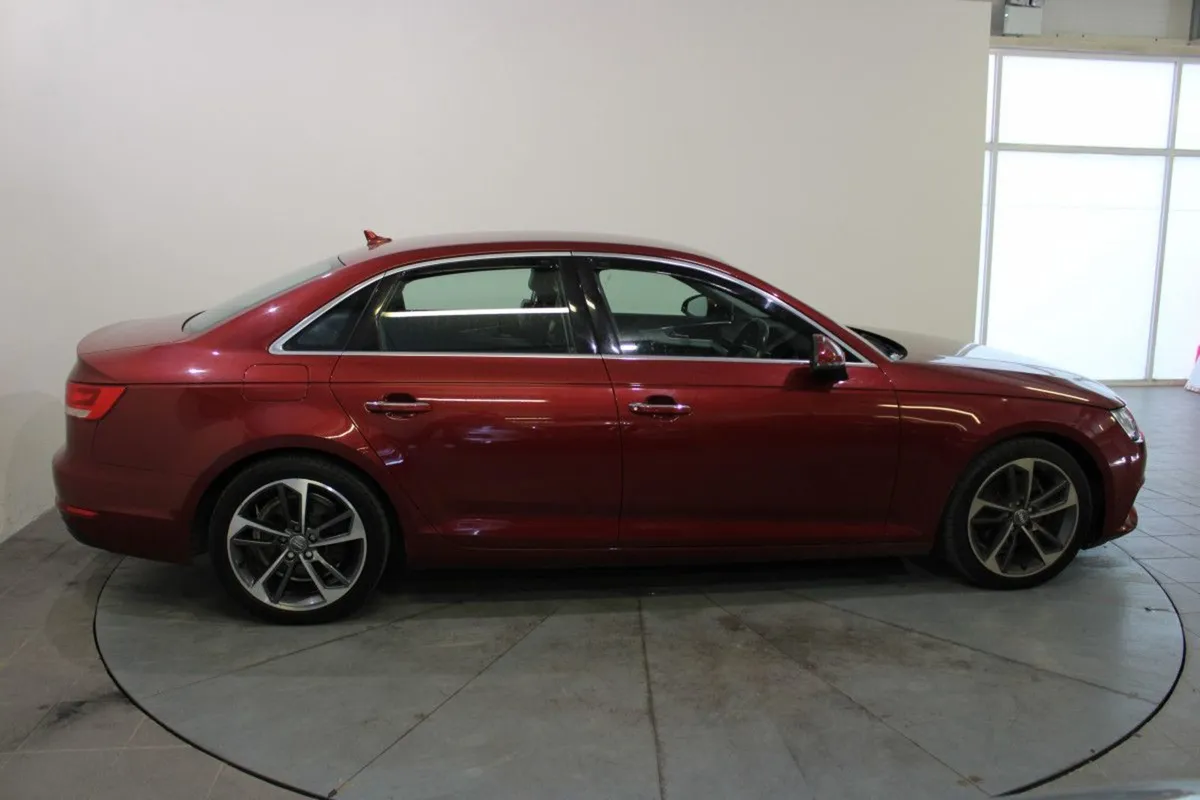 Audi A4 2.0tdi 150HP SE Ultra 18 - Image 3